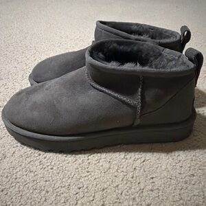 UGG Women’s Size 9 Classic Ultra Mini Shoes Booties Ankle Boots 1116109 Gray NEW
